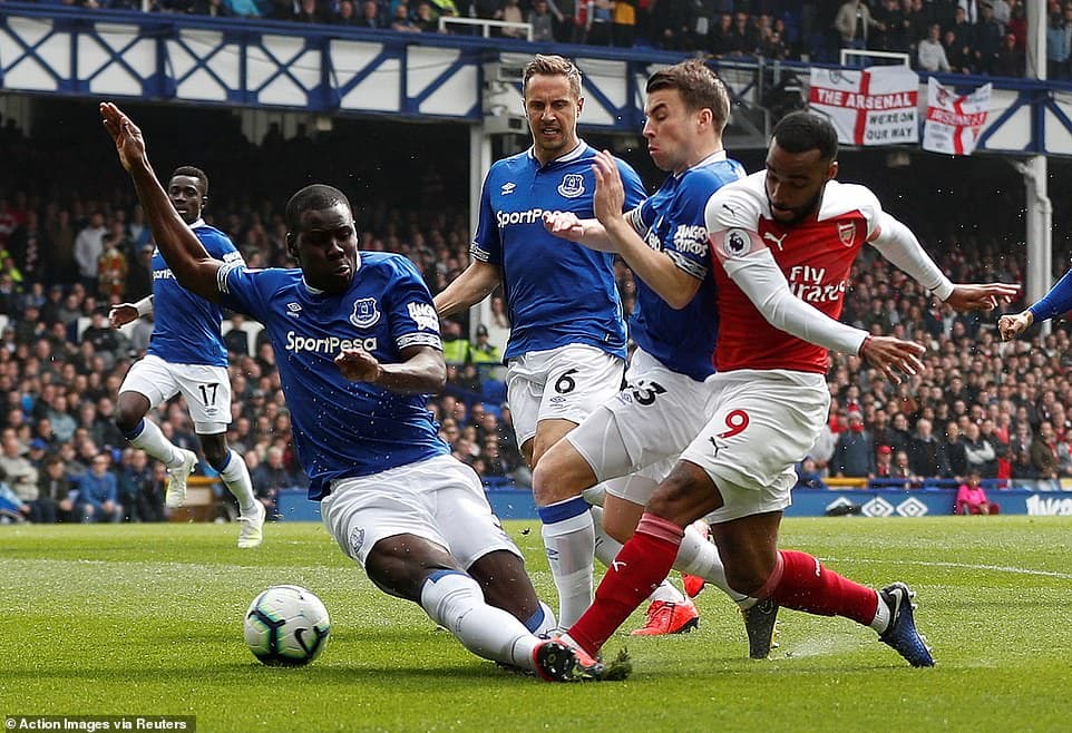 Arsenal bất ngờ thua Everton