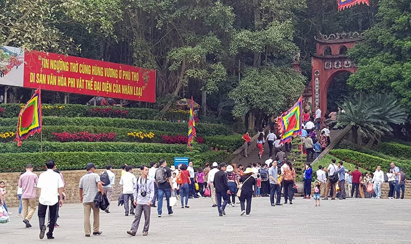 Ghi nhận tại Đền Hùng trước ngày Giỗ Tổ