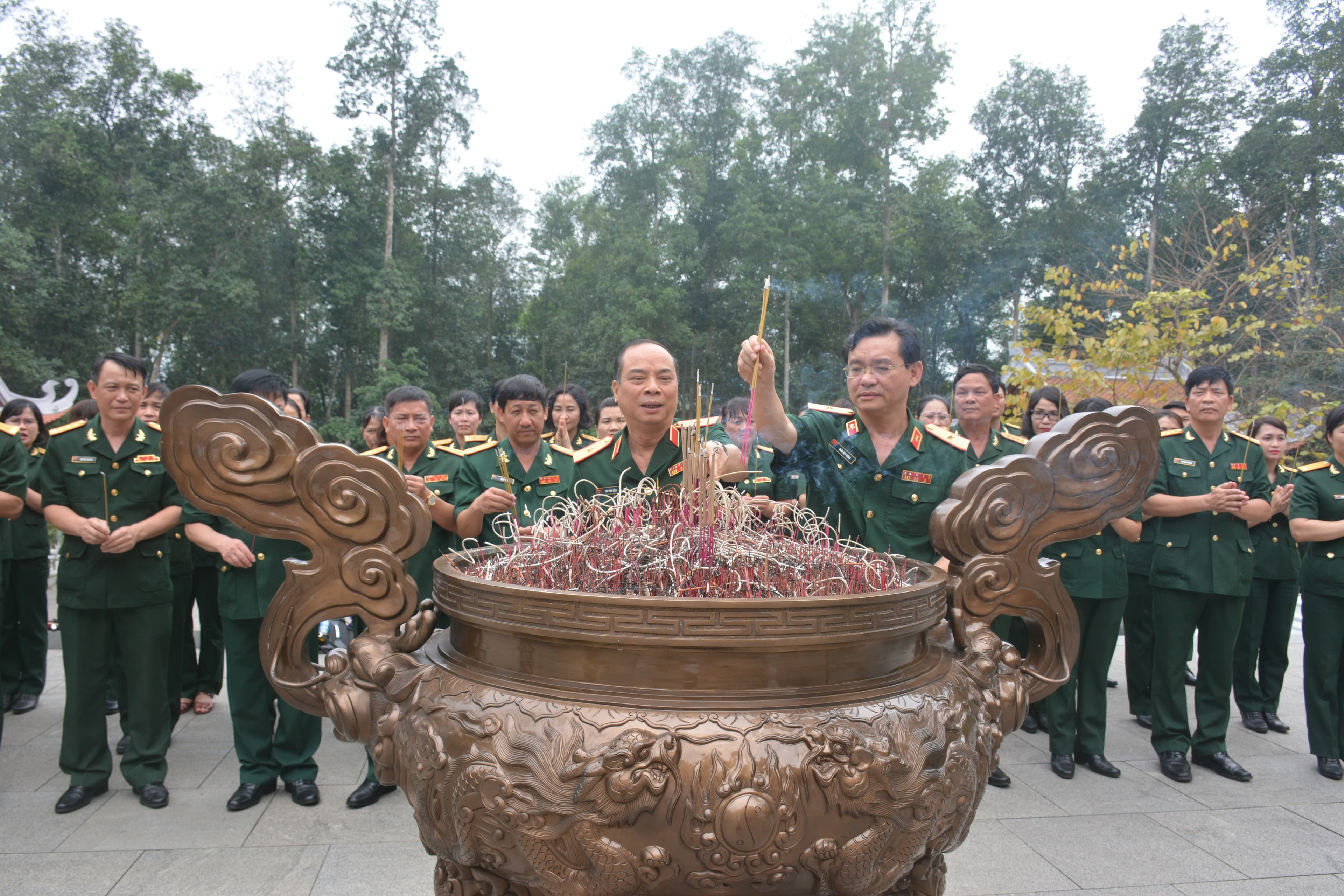 Hành trình về nguồn, học tập và phát huy truyền thống phụ nữ Việt Nam