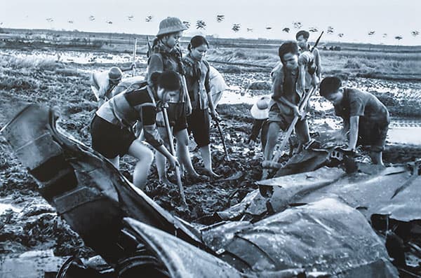 Nghệ sĩ nhiếp ảnh "chép sử" hậu phương thời chiến bằng hình