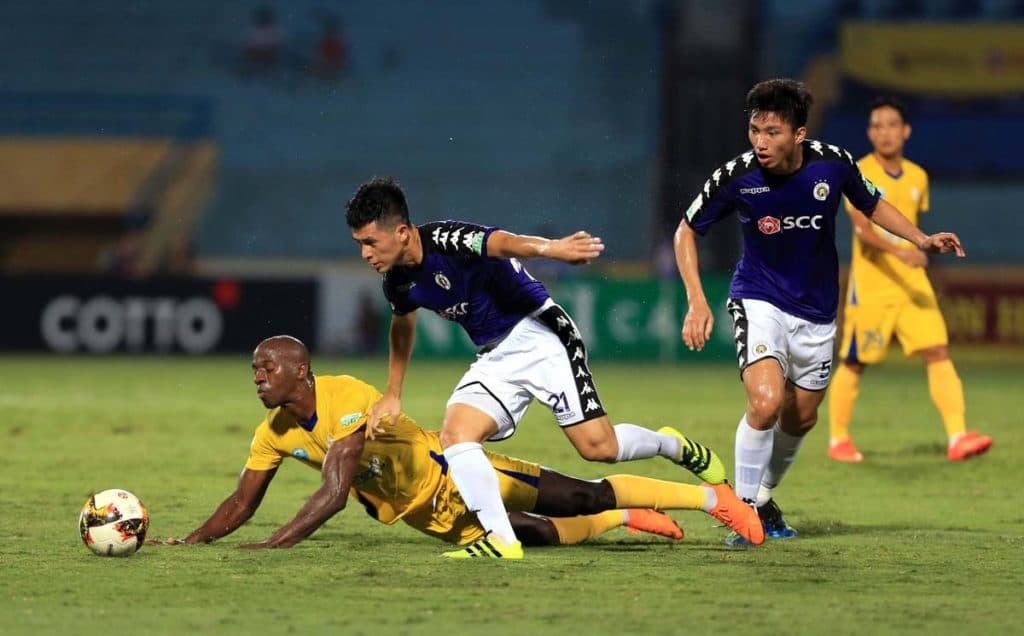 Không thể vượt qua Khánh Hòa, Hà Nội FC mất ngôi đầu bảng V-League
