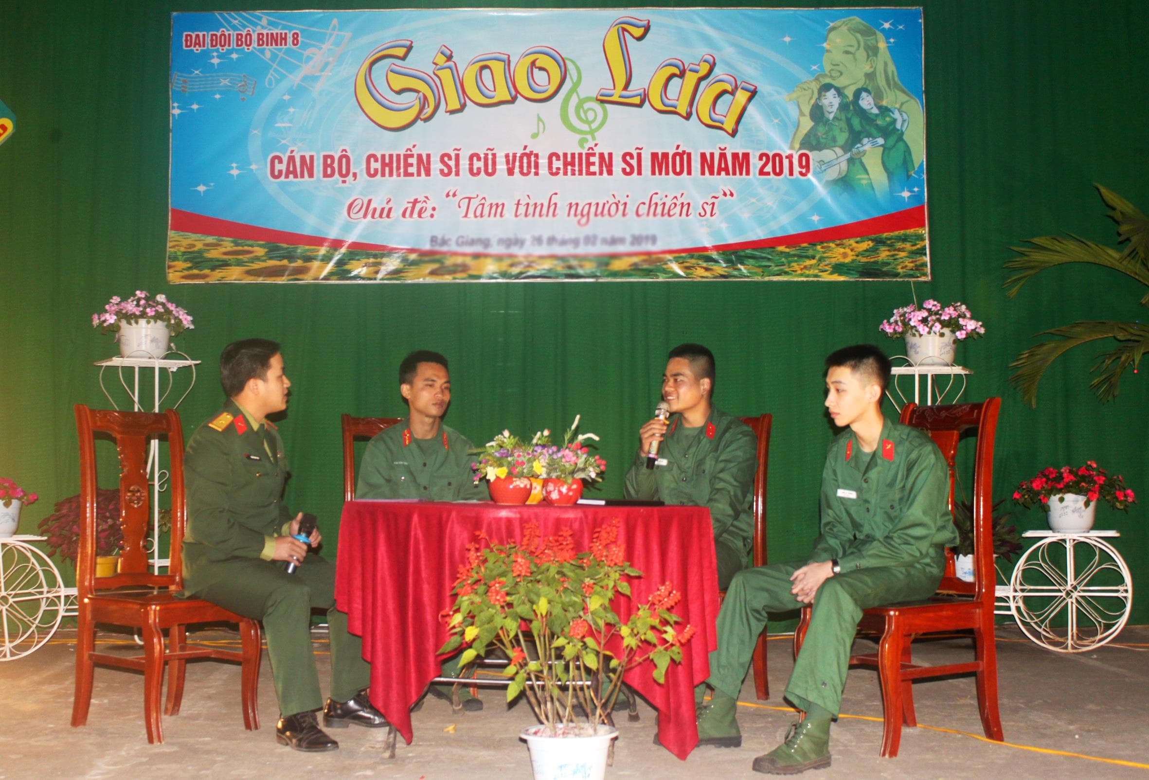 Lắng nghe, chia sẻ với chiến sĩ