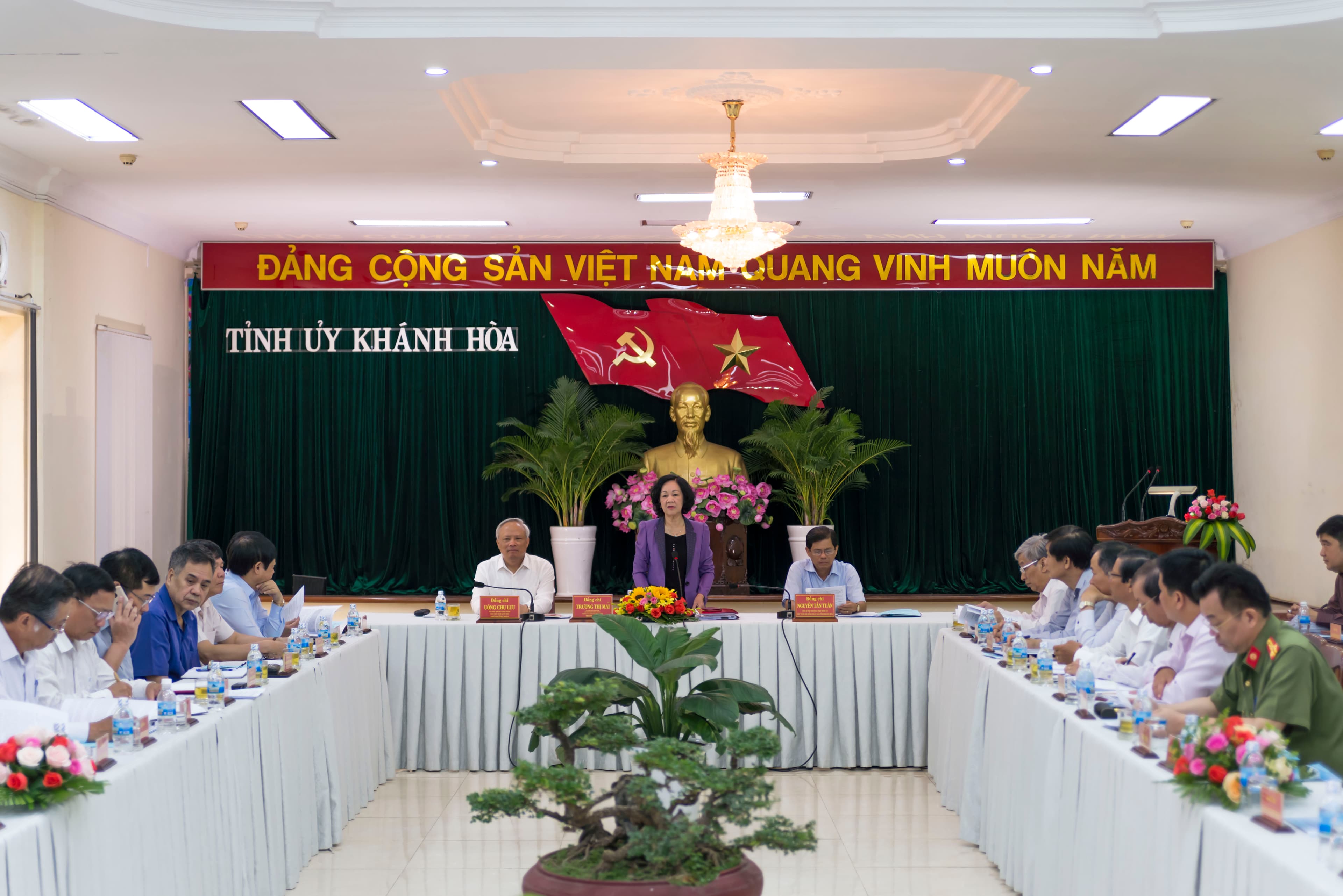 Đoàn Tiểu ban Văn kiện Đại hội XIII làm việc tại Khánh Hòa