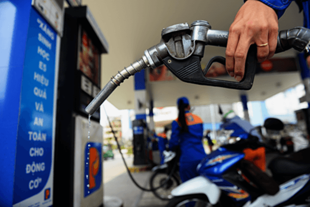 Giá xăng bắt đầu tăng từ 15 giờ ngày 17-4