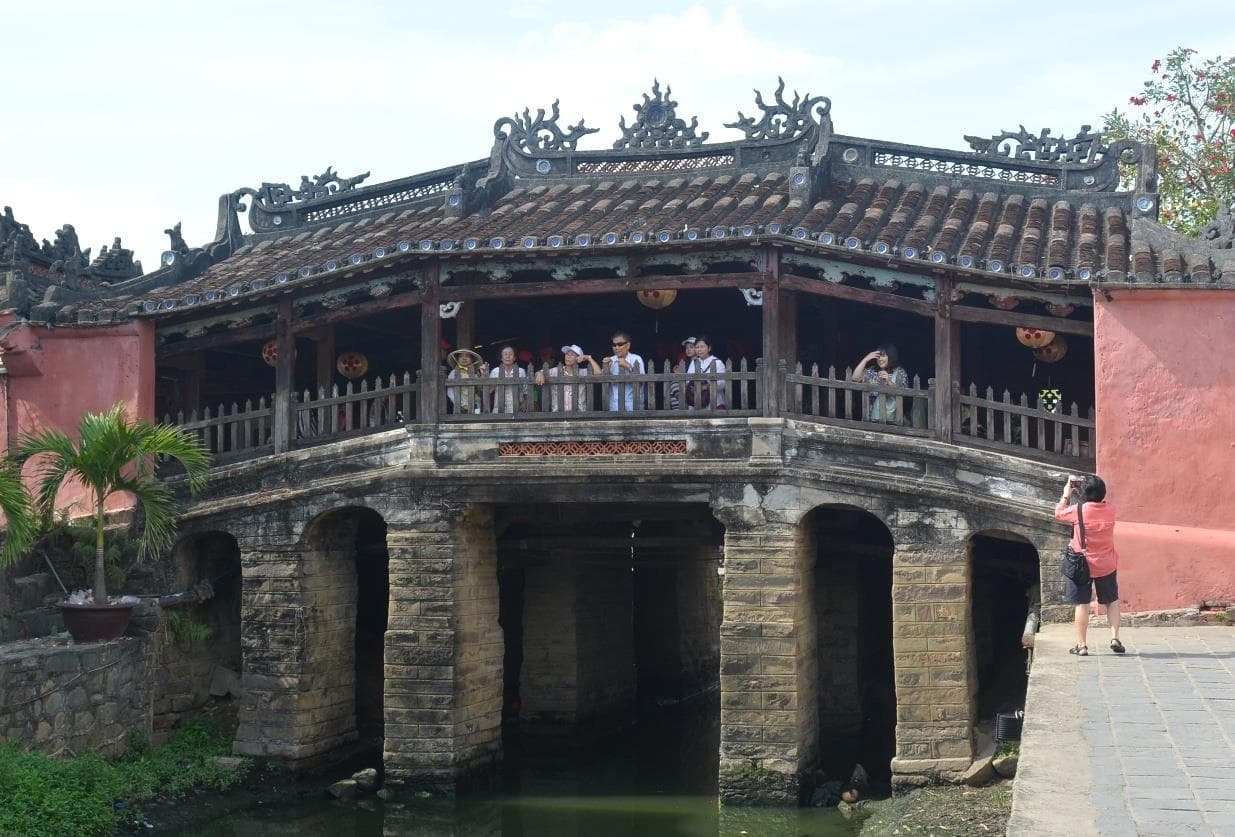 Cần sớm có giải pháp cứu Chùa Cầu