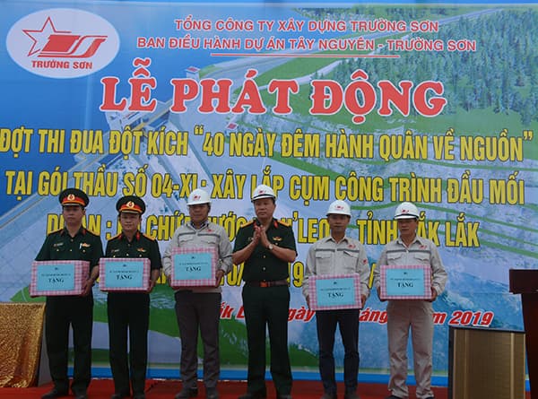 Phát động đợt thi đua đột kích “40 ngày đêm hành quân về nguồn”
