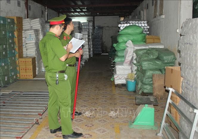 Hà Nội: Phát hiện xưởng sản xuất đồ nhựa, hộp xốp vi phạm an toàn phòng cháy chữa cháy