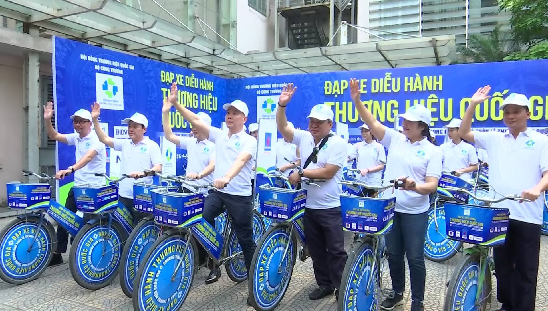 Diễu hành quảng bá thương hiệu và hình ảnh Việt Nam