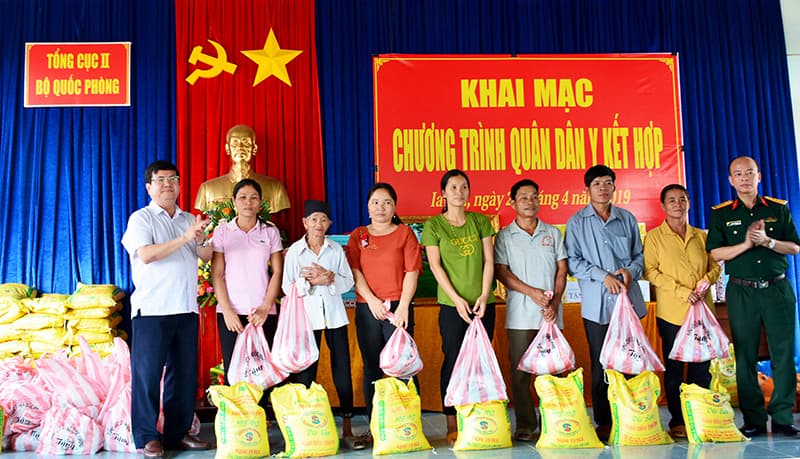 Tổng cục II tổ chức Chương trình “quân-dân y kết hợp” ở biên giới tỉnh Kon Tum