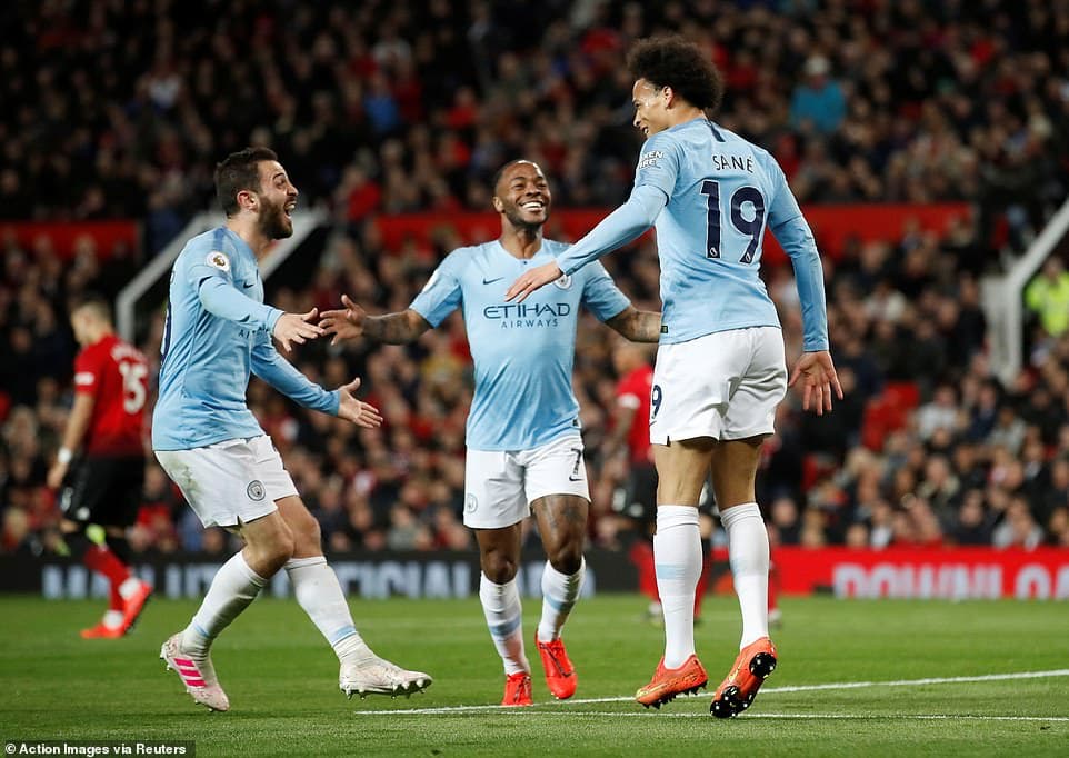 Đánh bại Man Utd, Man City rộng cửa vô địch Premier League