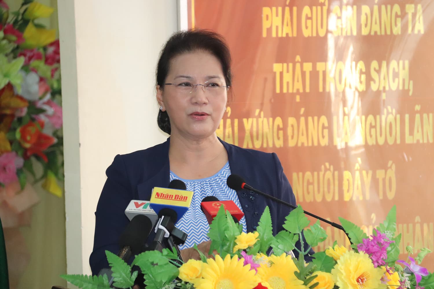 Chủ tịch Quốc hội Nguyễn Thị Kim Ngân tiếp xúc cử tri tại TP Cần Thơ