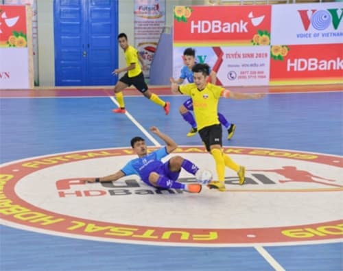 Đà Nẵng lội ngược dòng thắng Sahako