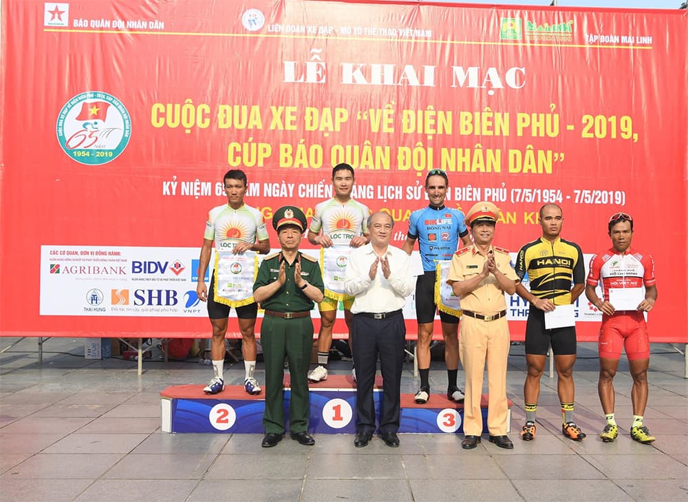 Quàng Văn Cường đoạt áo vàng chặng 1 Cuộc đua xe đạp "Về Điện Biên Phủ-2019, Cúp Báo Quân đội nhân dân"