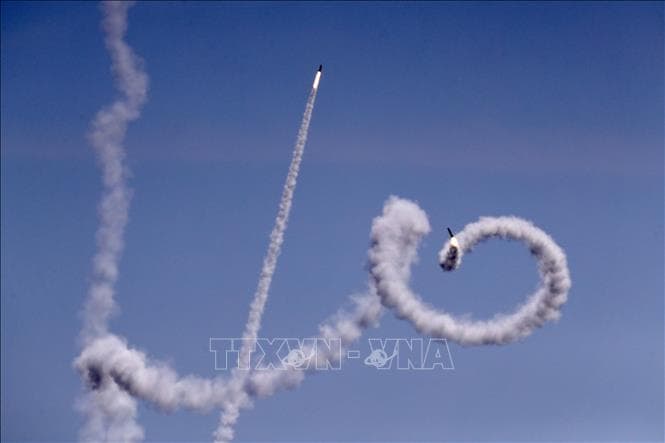 Các tay súng ở Dải Gaza tiếp tục bắn rocket sang lãnh thổ Israel