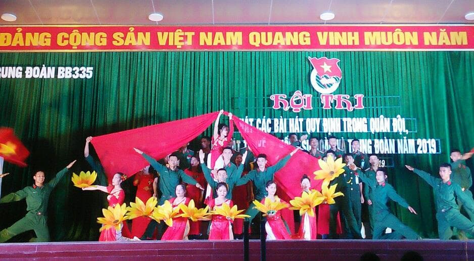 Ngày hội chiến sĩ thi hát ca khúc truyền thống