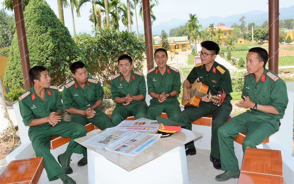 Sâu sát, gần gũi và chia sẻ với chiến sĩ mới
