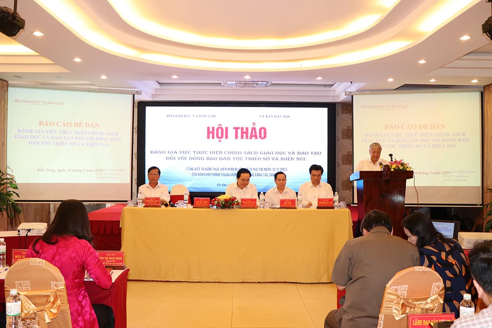 Chăm lo giáo dục vùng đồng bào dân tộc thiểu số và miền núi
