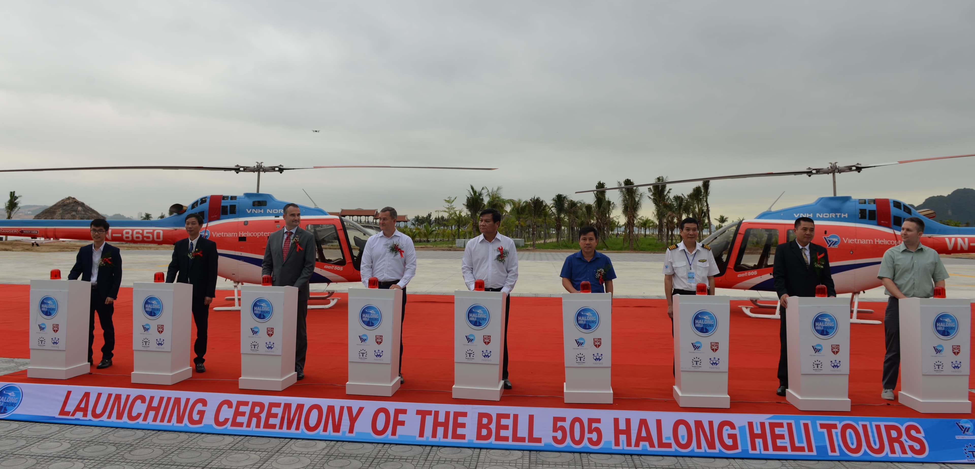 Khai trương dịch vụ bay ngắm cảnh Vịnh Hạ Long bằng máy bay trực thăng Bell-505