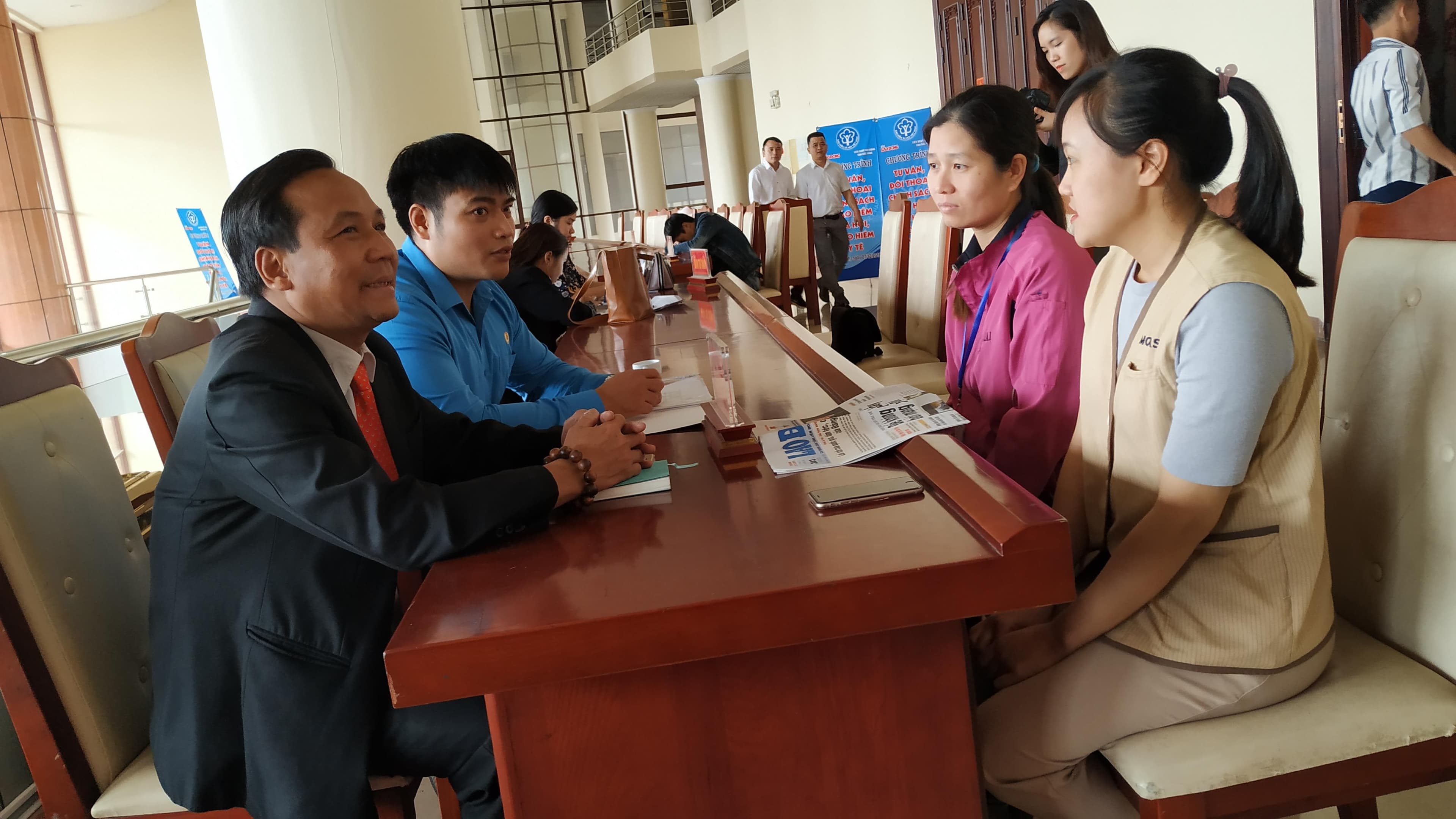 Giúp người dân nắm chắc thông tin về chế độ bảo hiểm