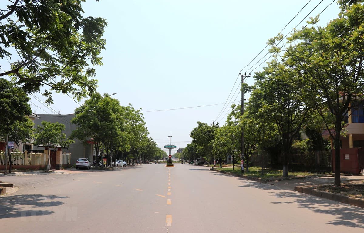 Khu vực Hà Nội trưa chiều giảm mây hửng nắng