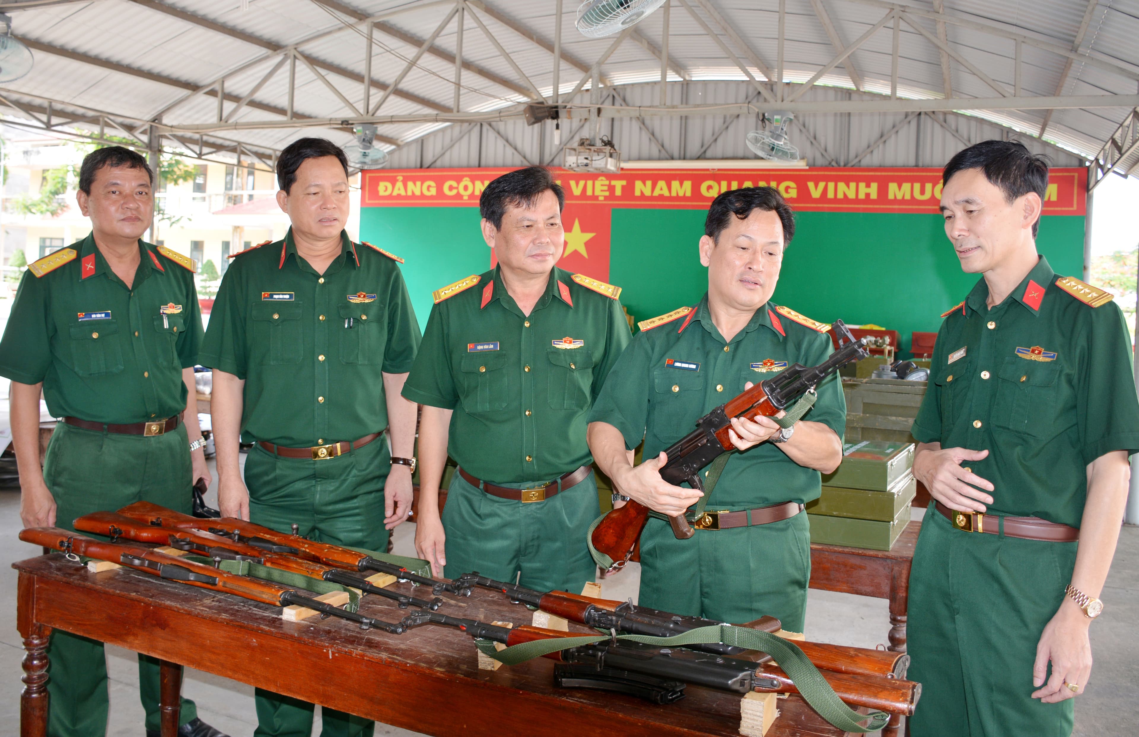 Cơ quan Thường trực Hội đồng Giáo dục Quốc phòng và An ninh Trung ương kiểm tra tại Trường Quân sự Quân khu 7