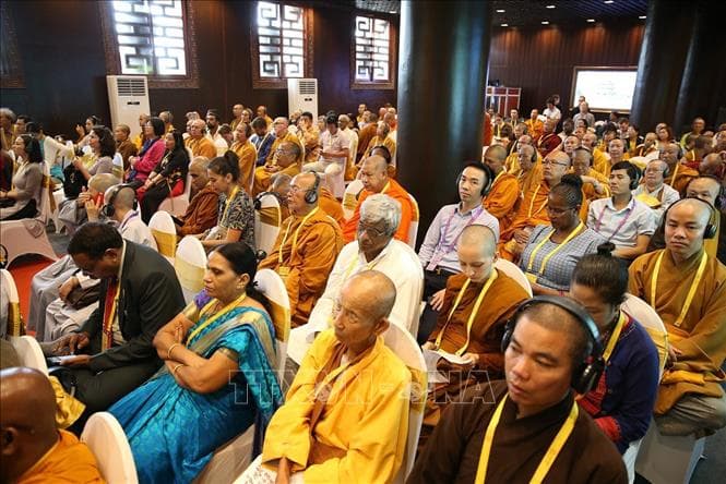 Sự lãnh đạo bằng chánh niệm vì hòa bình bền vững