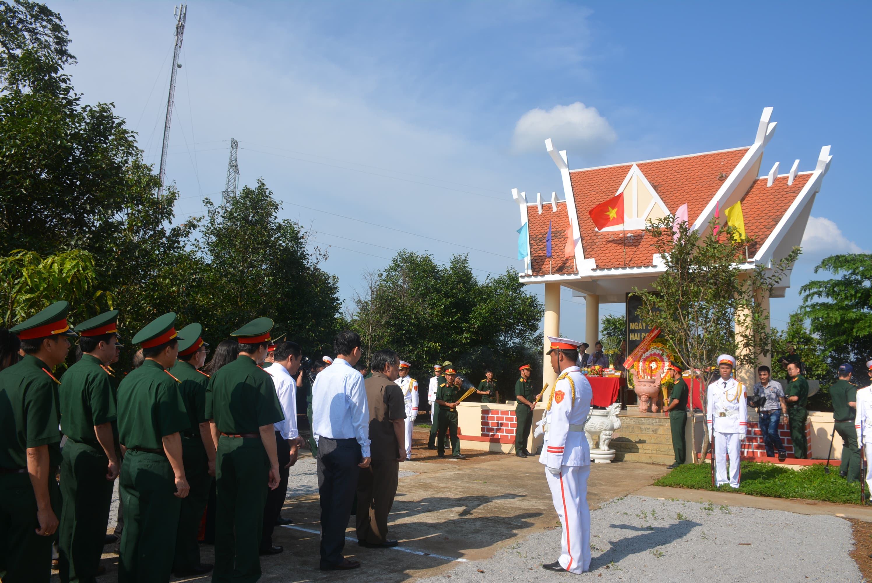Thượng tướng Lê Chiêm dâng hương khu Di tích lịch sử Quốc gia đặc biệt tại Đắk Nông