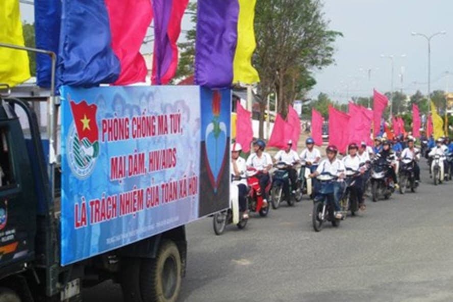 Sa vào cạm bẫy tệ nạn xã hội - “chiếc dây thòng lọng” nhân cách cán bộ, đảng viên