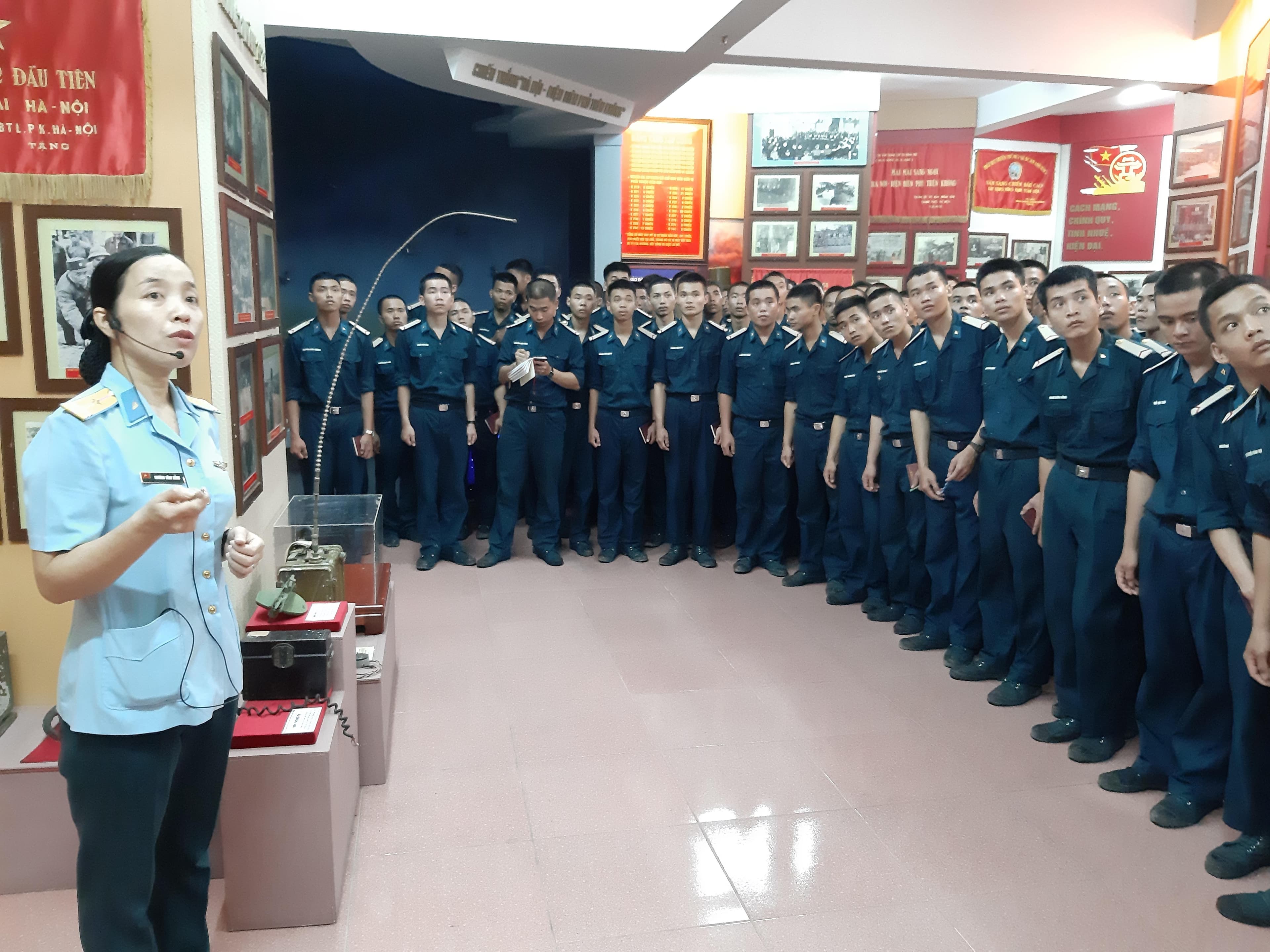 Giọng điệu cuốn hút của “Hằng MC”