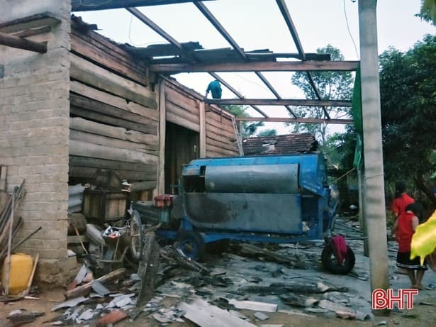 Lốc xoáy gây thiệt hại ở huyện Hương Khê, Hà Tĩnh