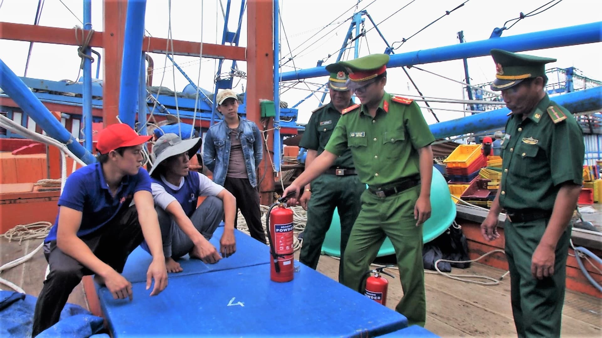 Đà Nẵng tăng cường phòng chống cháy nổ tàu cá