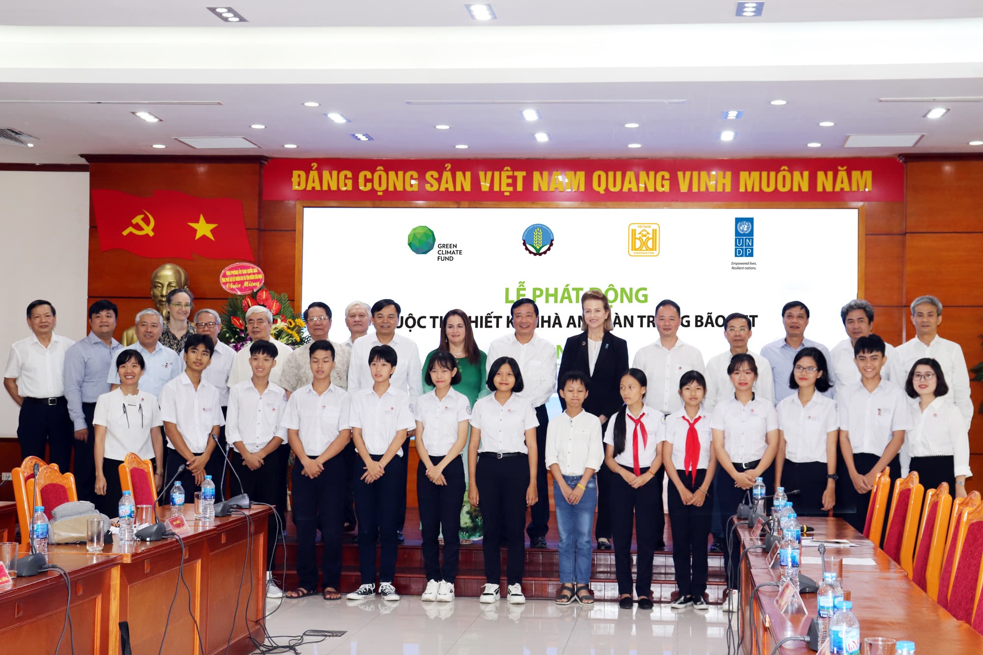 Phát động Cuộc thi thiết kế nhà an toàn trong bão lụt