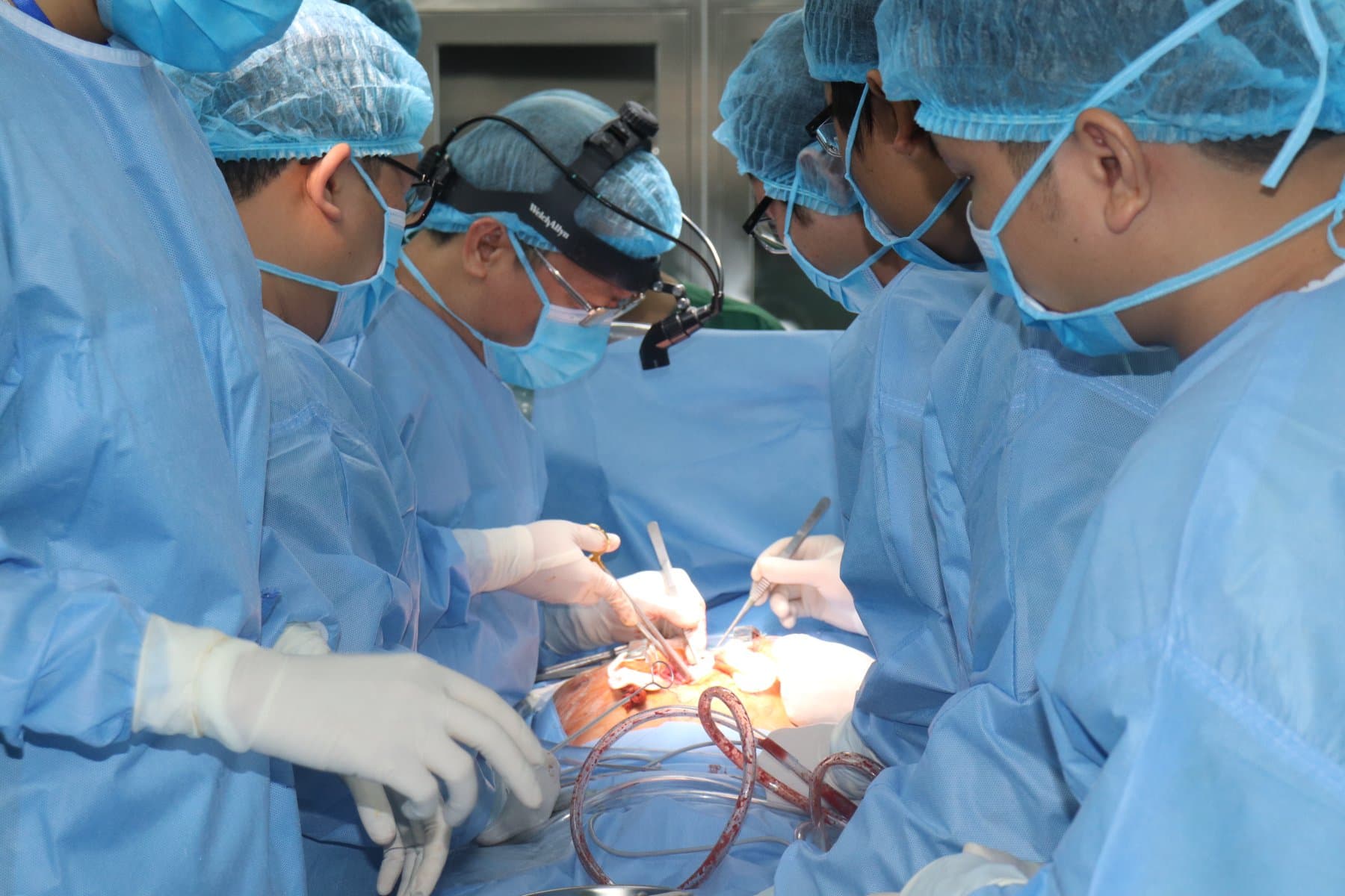 Thêm một bệnh viện tuyến tỉnh triển khai phẫu thuật tim mạch thành công