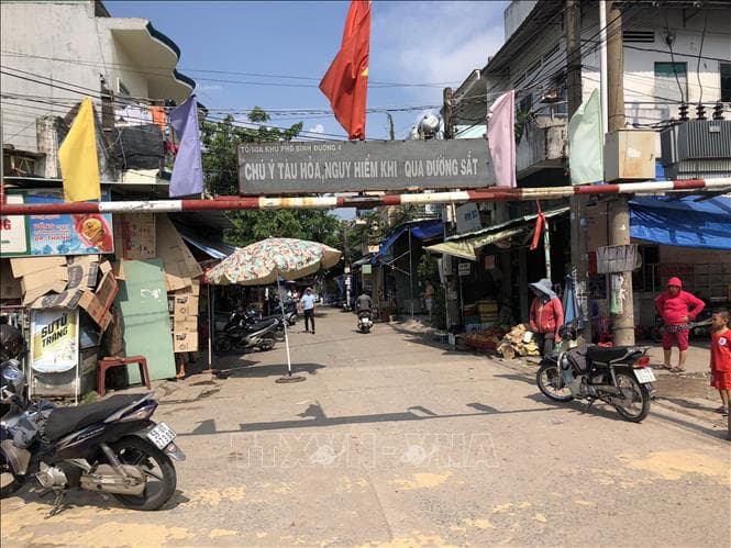 Điều tra vụ ba người trong một gia đình tử vong tại phòng trọ ở thị xã Dĩ An, Bình Dương