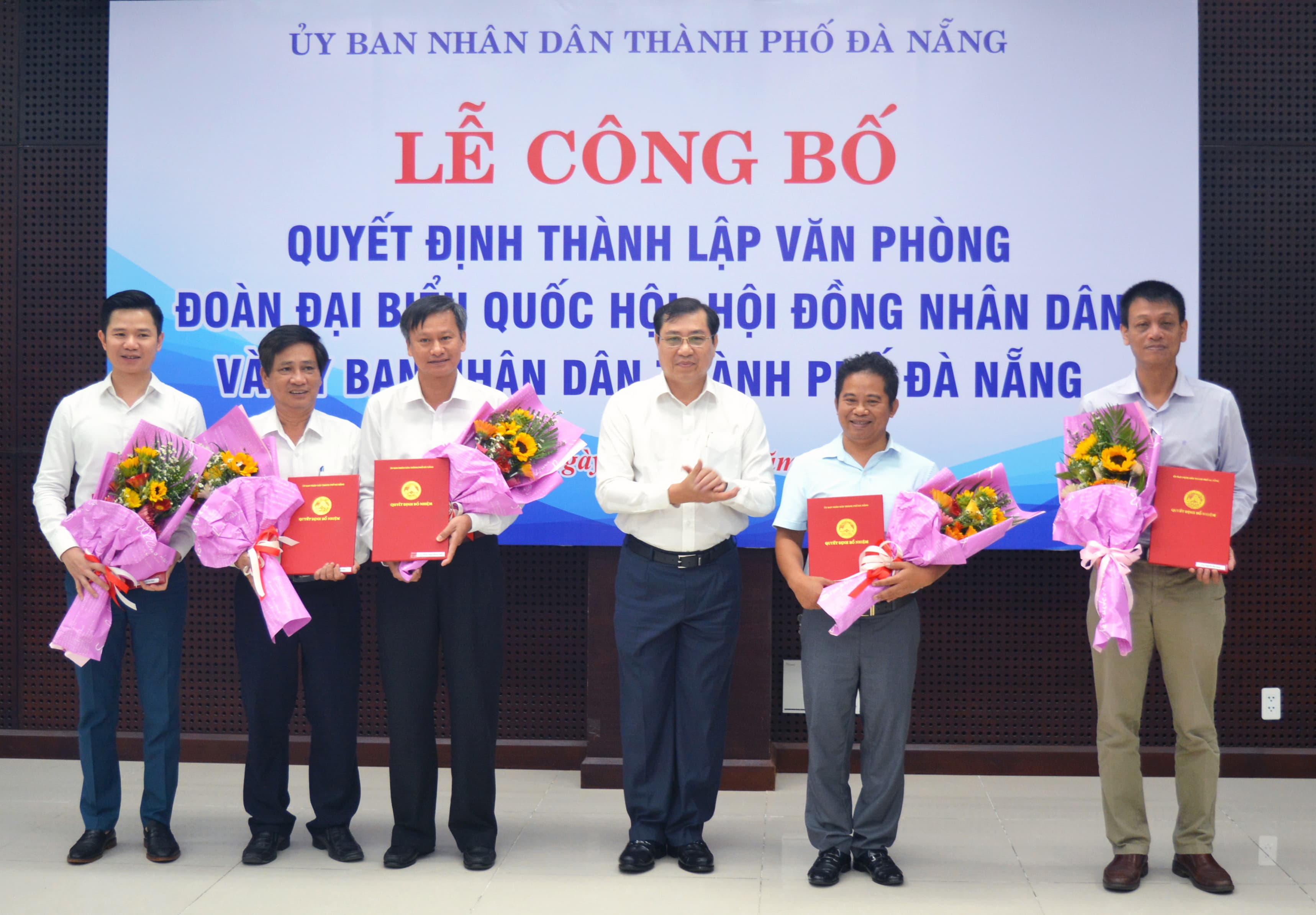 Công bố quyết định thành lập Văn phòng Đoàn ĐBQH, HĐND và UBND thành phố Đà Nẵng