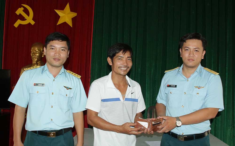 Thiếu úy QNCN Lã Duy Hiển không tham của rơi