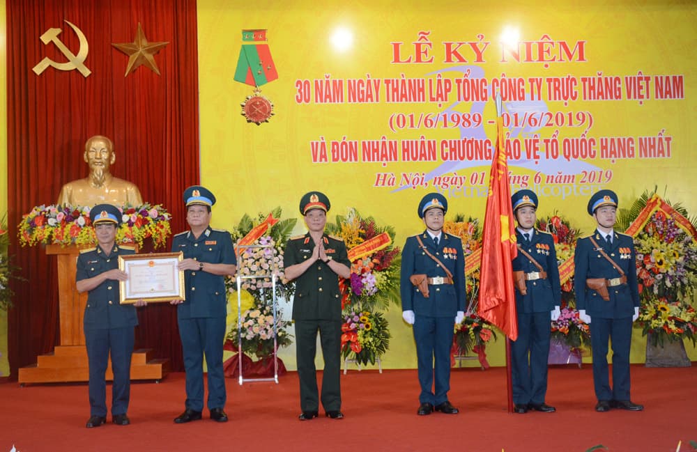 Binh đoàn 18 kỷ niệm 30 năm Ngày thành lập và đón nhận Huân chương Bảo vệ Tổ quốc hạng Nhất