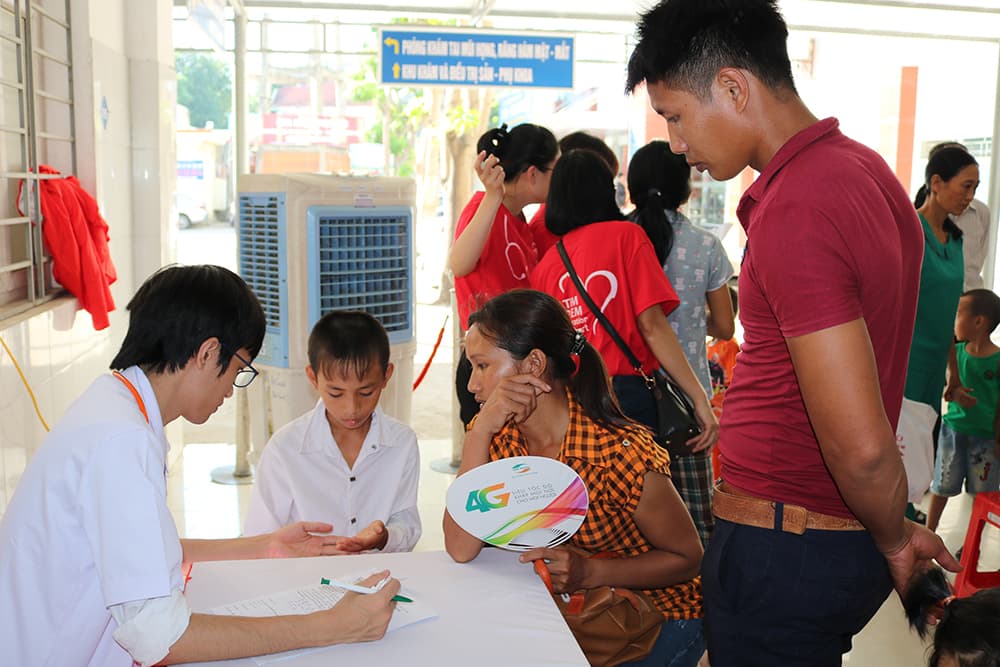 Khám sàng lọc bệnh tim miễn phí cho trẻ em tại Nghệ An