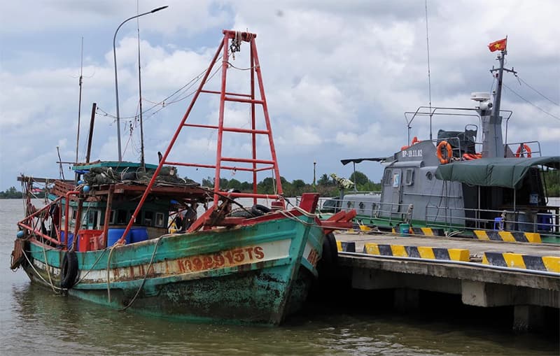 Cà Mau xử lý nghiêm tàu đánh cá bằng kích điện