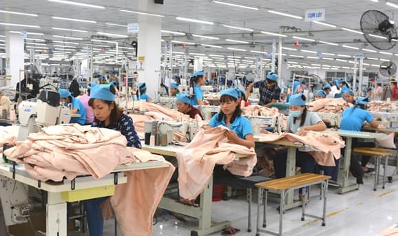 Làm gì để người lao động nông thôn "ly nông" không "ly hương"?