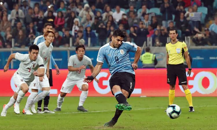 Đội tuyển Nhật Bản và đội tuyển Uruguay chia điểm sau màn rượt đuổi tỷ số hấp dẫn