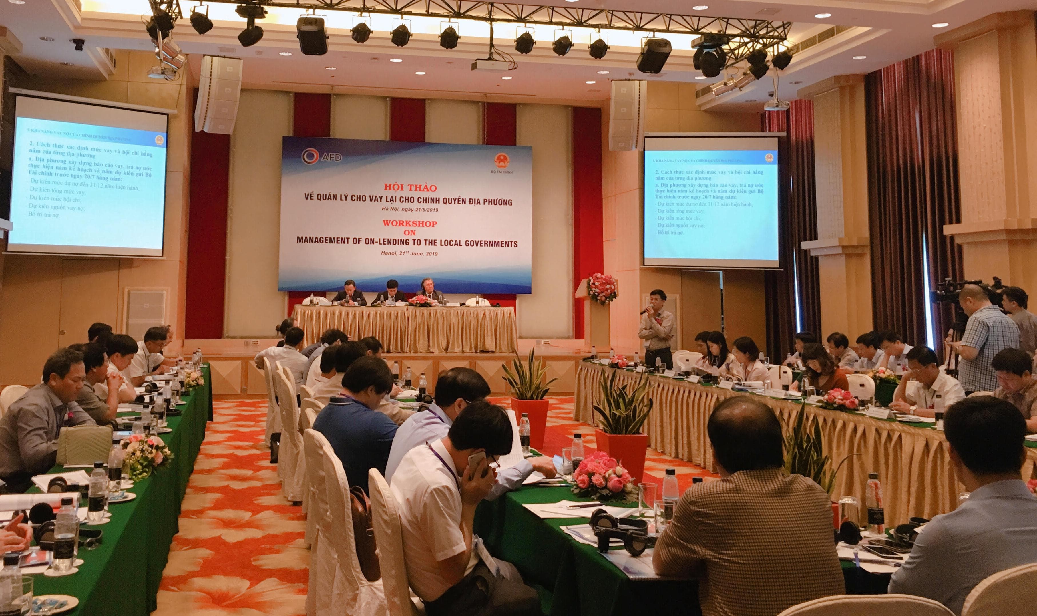 Siết chặt việc quản lý cho vay lại cho chính quyền địa phương