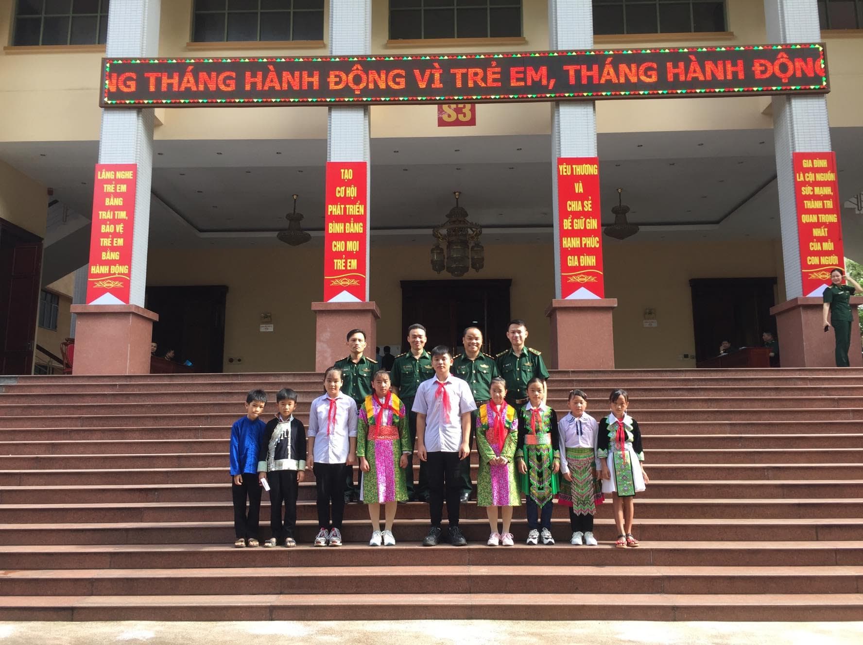 Chiến sĩ "quân hàm xanh" vun trồng mầm xanh biên cương