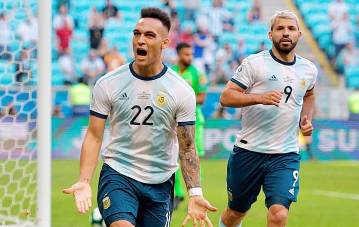 Thắng Qatar, Argentina giành vé vào tứ kết