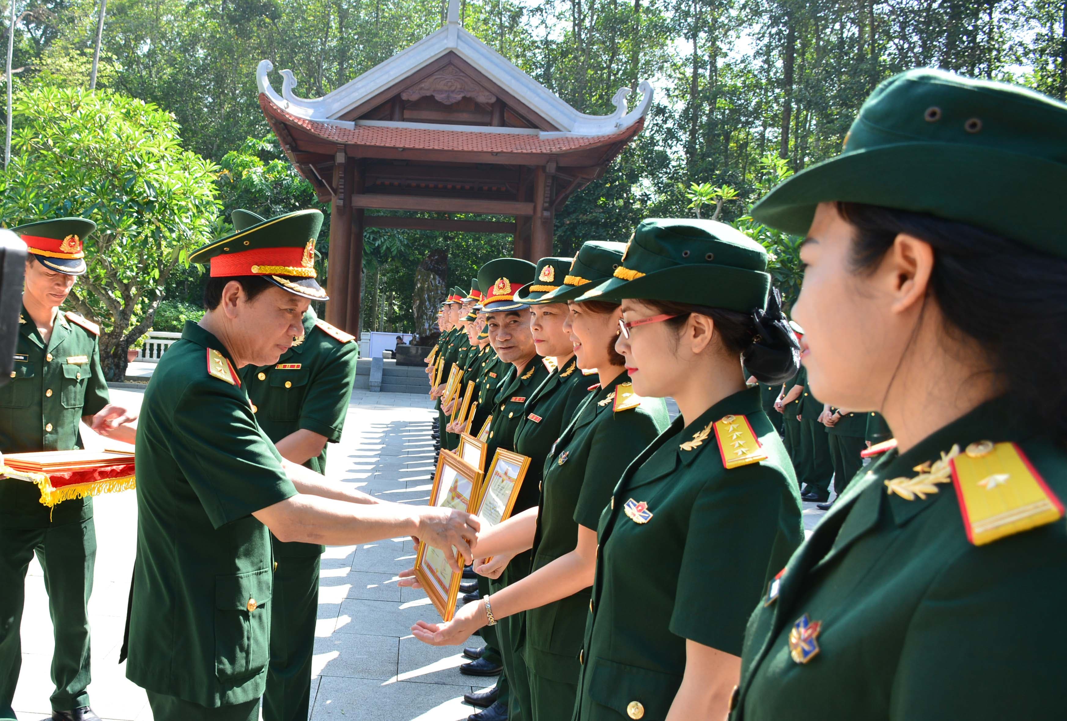 Cơ quan Tổng cục Chính trị tiếp tục giữ vững và không ngừng phát huy phẩm chất Bộ đội Cụ Hồ