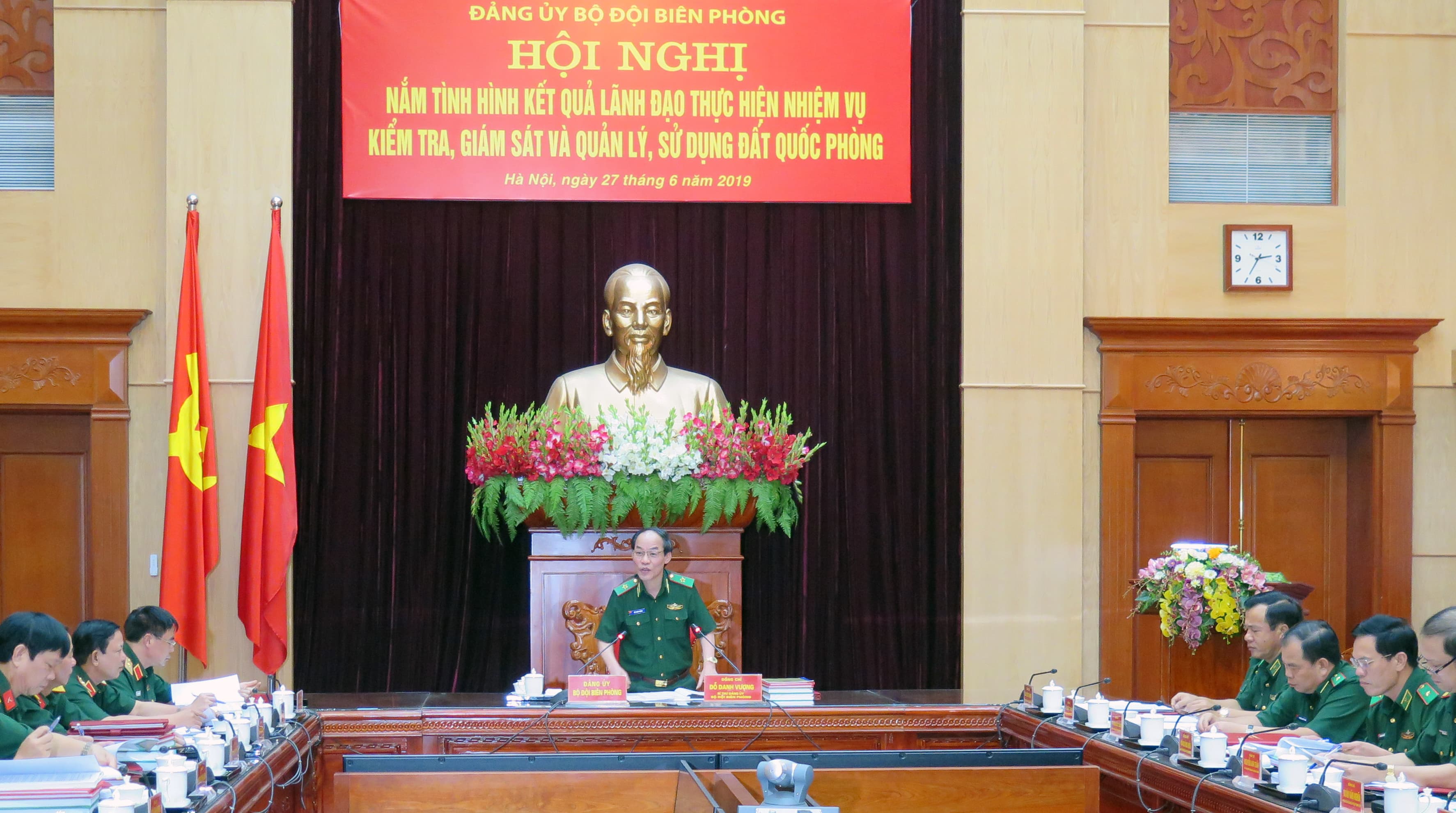 Hướng công tác kiểm tra, giám sát vào chấp hành nghị quyết, chỉ thị và thực hiện nhiệm vụ chính trị