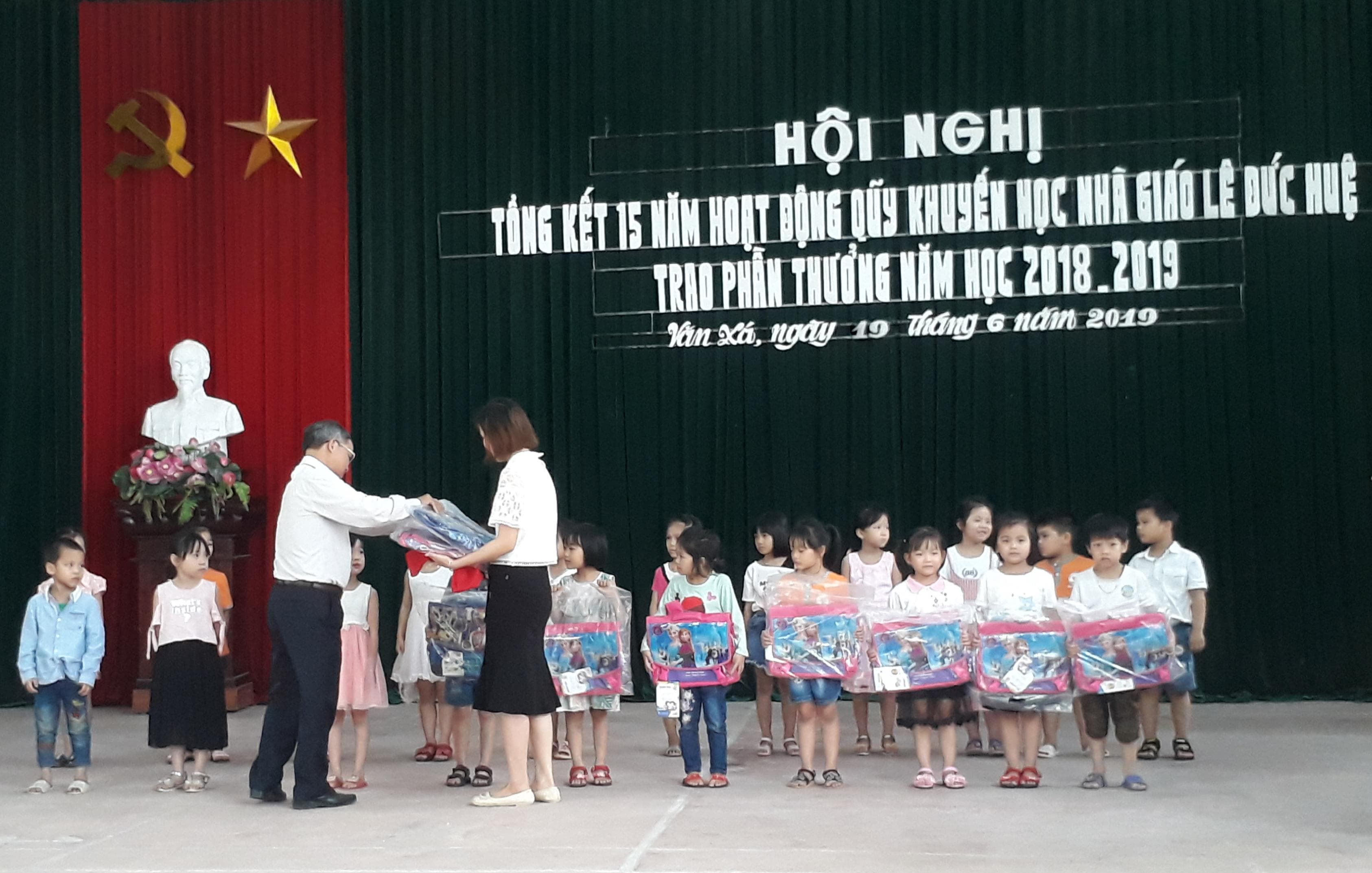Quỹ khuyến học mang tên một người thầy