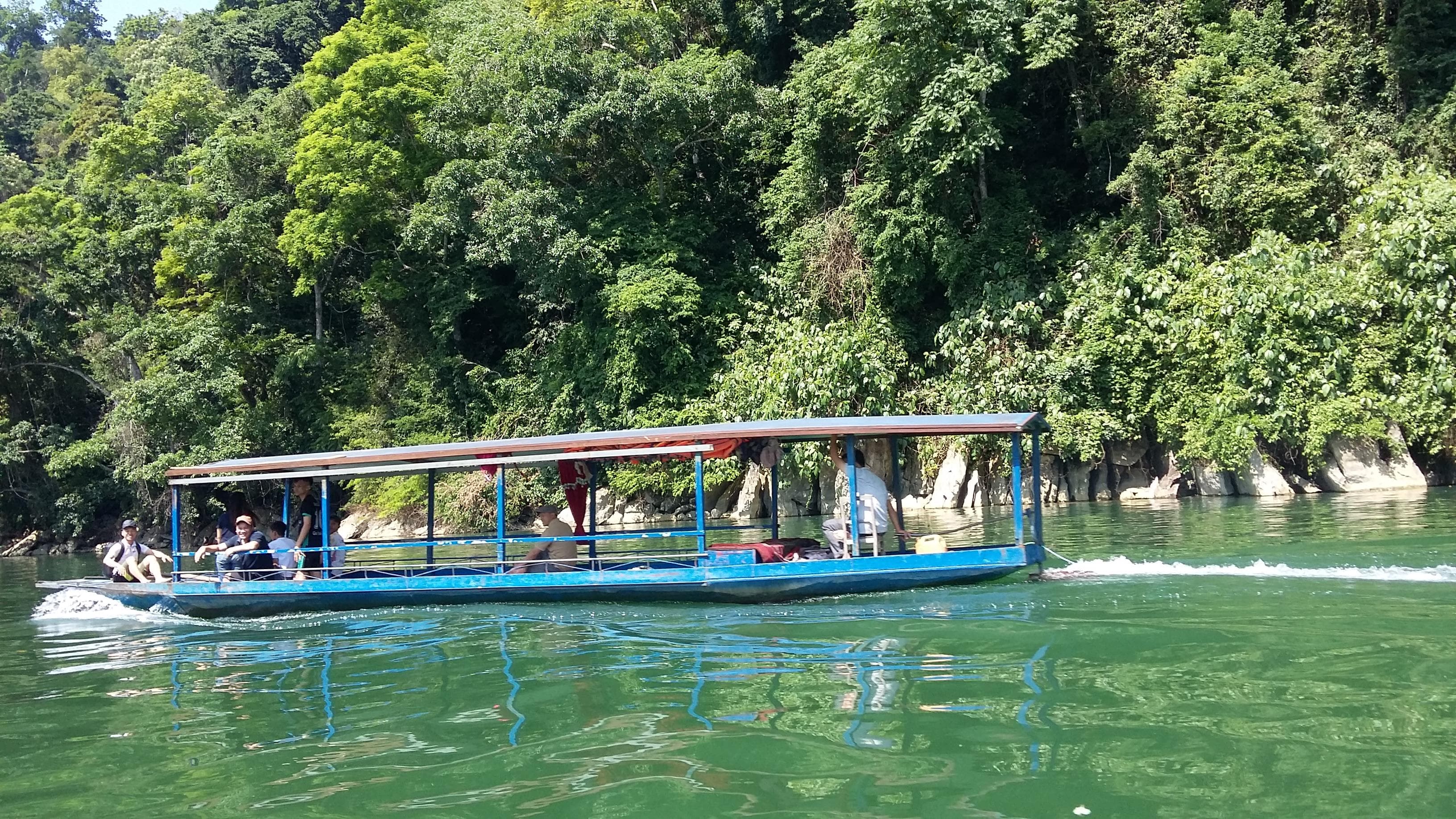Siết chặt quy định đưa khách tham quan hồ Ba Bể