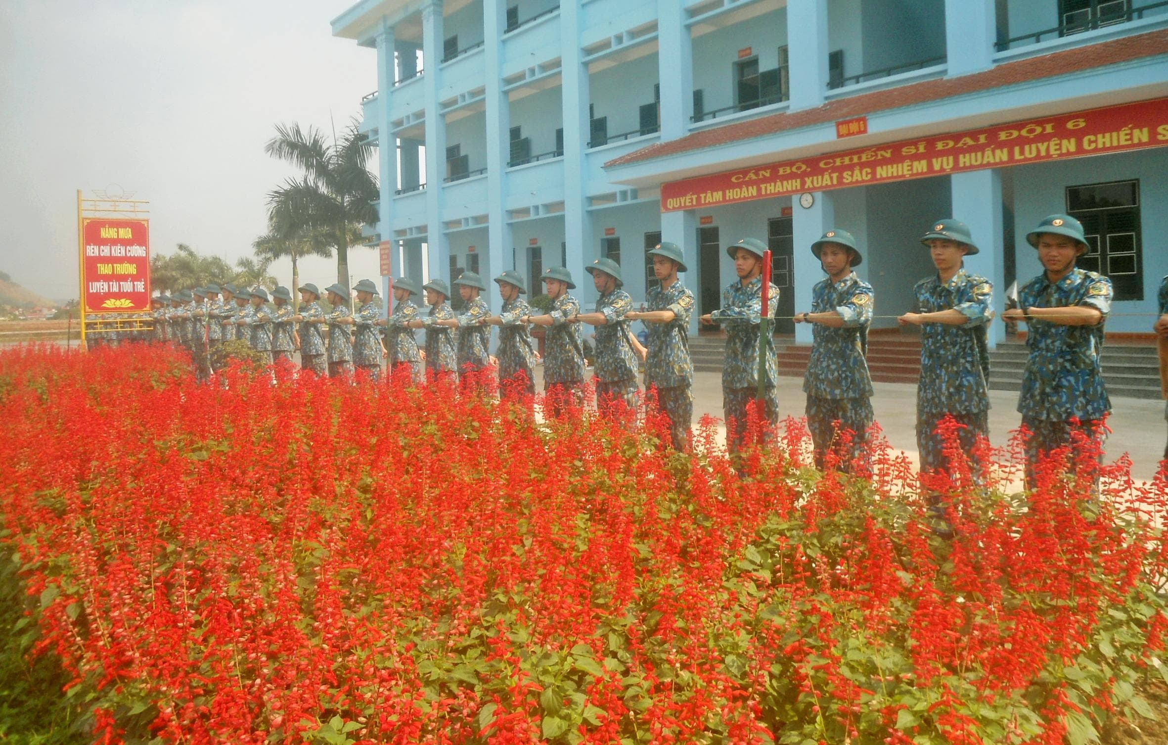 Đơn vị đẹp từ bàn tay chiến sĩ