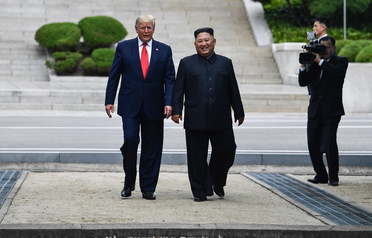 Cuộc gặp Mỹ-Triều tại DMZ: KCNA ca ngợi “cuộc gặp lịch sử”